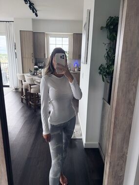 Ralph Lauren Women's White Long-Sleeve Crewneck Top NWT (Size Small)